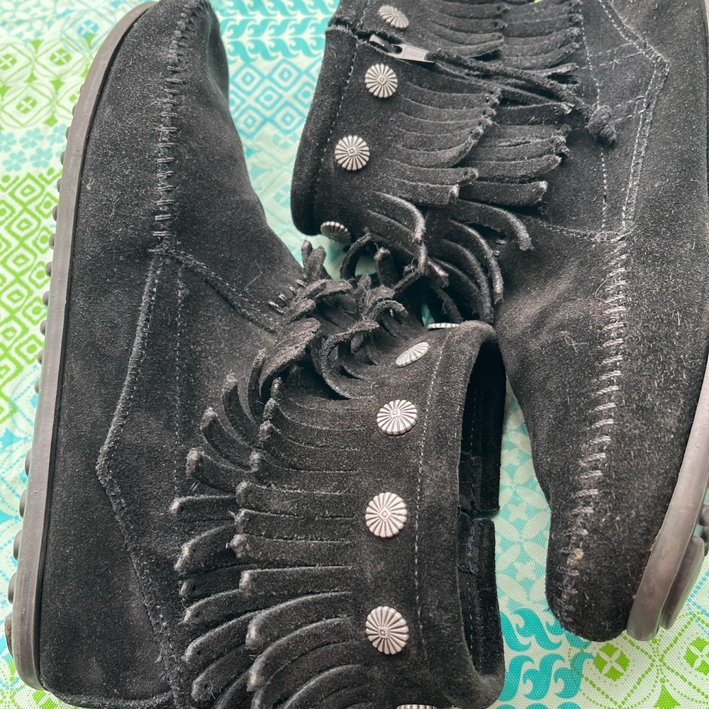 Minnetonka Black Fringe Suede Footwear - Picture 5 of 6